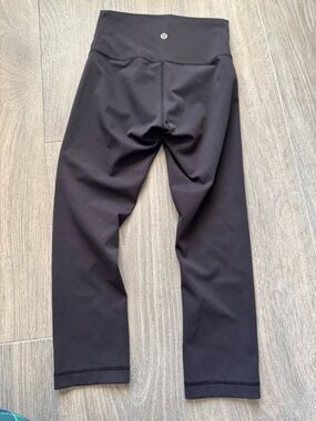 lululemon athletica Black High-Rise Leggings size 4 short 25”